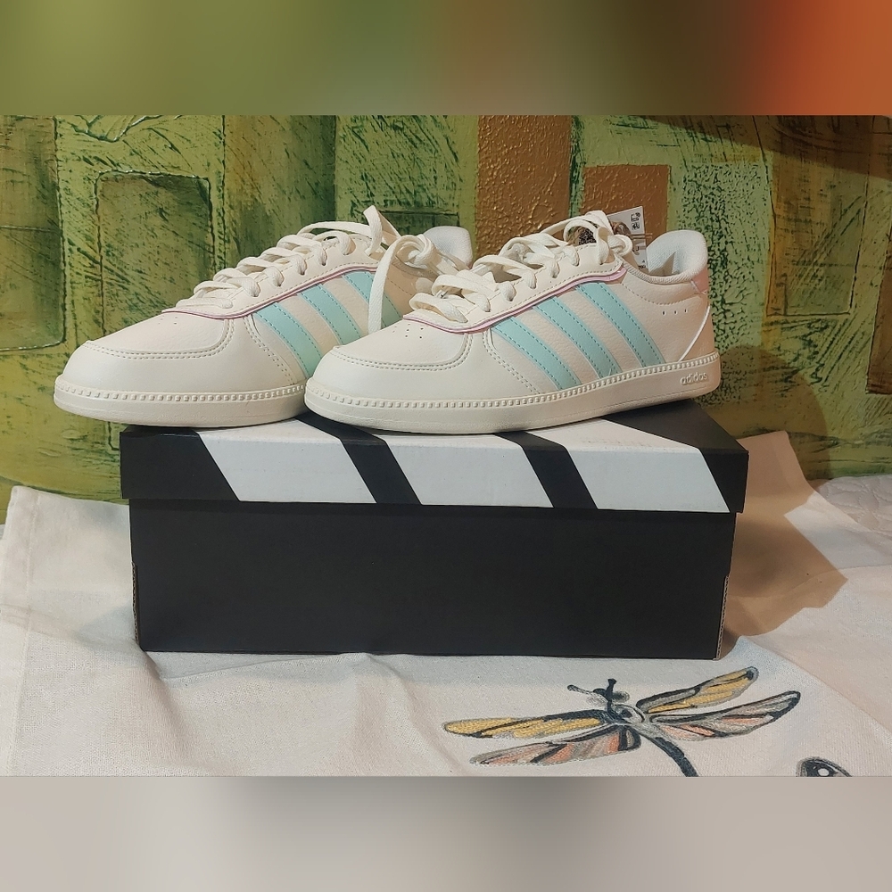 adidas Kids Cream Sneakers with Pastel Mint Stripes and Pink Trim